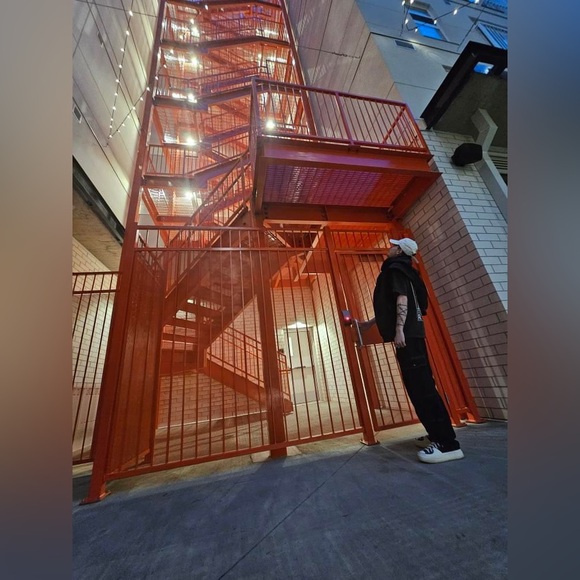 Meet your One-Stop Plug, Chuckie! 🔌💰 - Picture 6 of 10